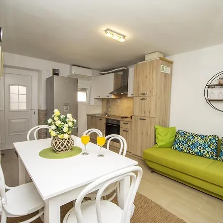 بيت للعطل Beach House Hrgovic بريكو