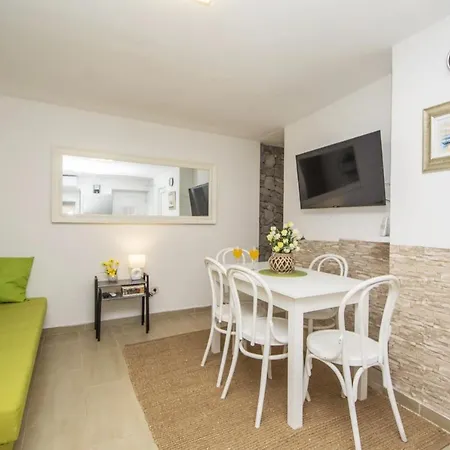 Beach House Hrgovic Preko